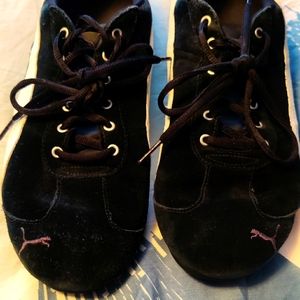 Men's 10.5 black suede Puma